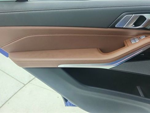 Used 2025 BMW X7 M60i image 36