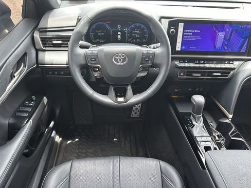Used 2025 Toyota Camry XSE FWD image 19