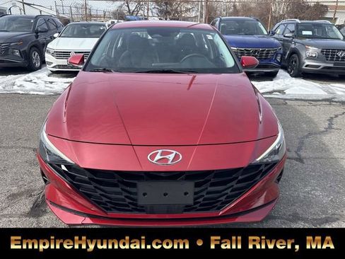 Used 2023 Hyundai Elantra SEL w/ Convenience Package image 9