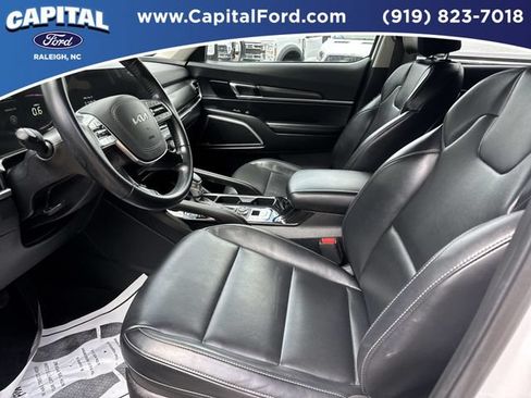 Used 2025 Kia Telluride S FWD image 19