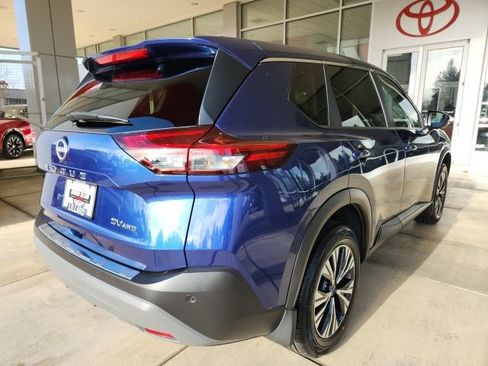 Used 2023 Nissan Rogue SV image 11