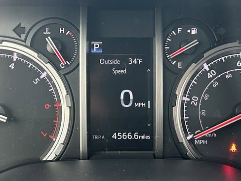 Certified 2024 Toyota 4Runner TRD Off-Road image 18