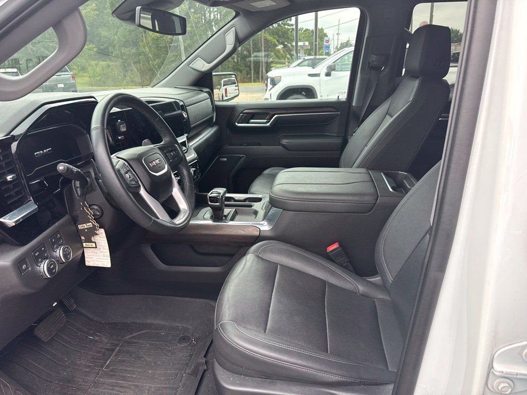 Used 2023 GMC Sierra 1500 SLT w/ SLT Premium Package AWD/4WD image 6