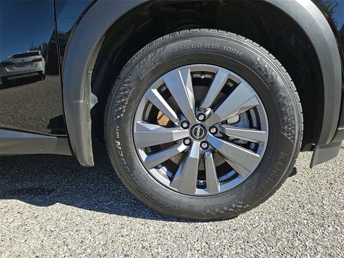 Certified 2024 Nissan Pathfinder S image 9