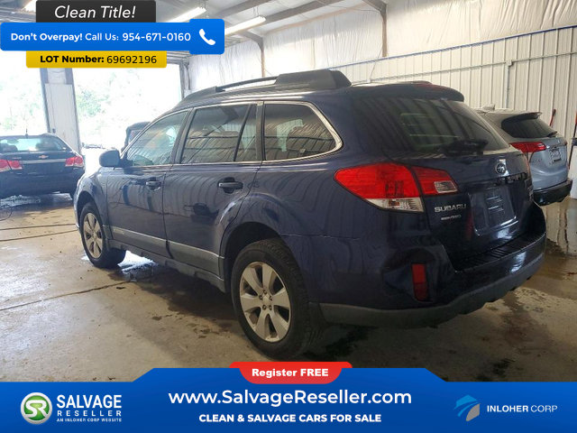 Used 2010 Subaru Outback 2.5i Premium AWD/4WD image 3