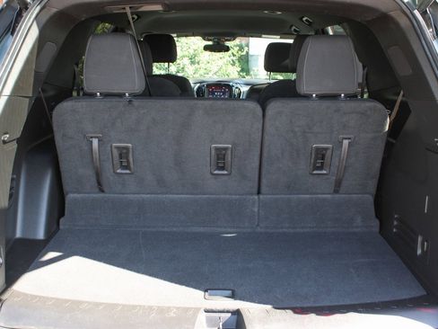 Used 2022 Chevrolet Traverse LT image 8