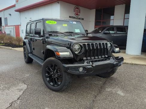Used 2022 Jeep Wrangler Unlimited Sahara image 2