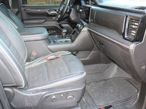 Used 2024 GMC Sierra 1500 AT4X image 17