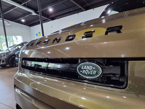 Used 2024 Land Rover Defender 110 X-Dynamic SE AWD/4WD image 33