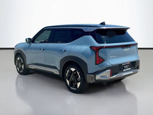 New 2027 Kia Seltos S FWD image 5