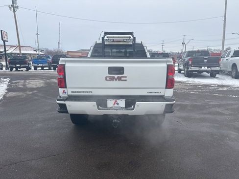 Used 2015 GMC Sierra 2500 Denali image 4