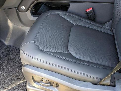 New 2025 Land Rover Defender 110 S image 4