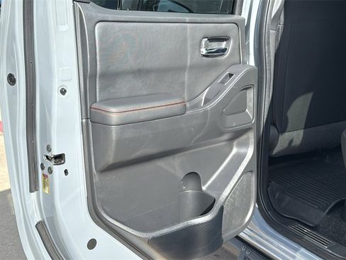Used 2023 Nissan Frontier PRO-4X w/ Pro Convenience Package image 16