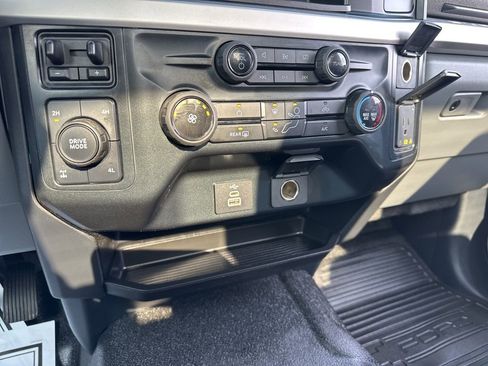 Used 2023 Ford F250 XLT image 41