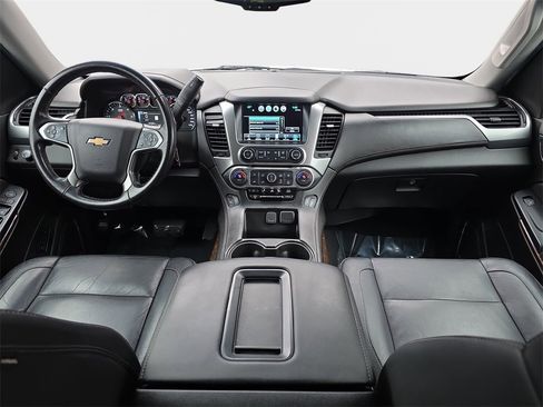 Used 2019 Chevrolet Suburban LT image 10