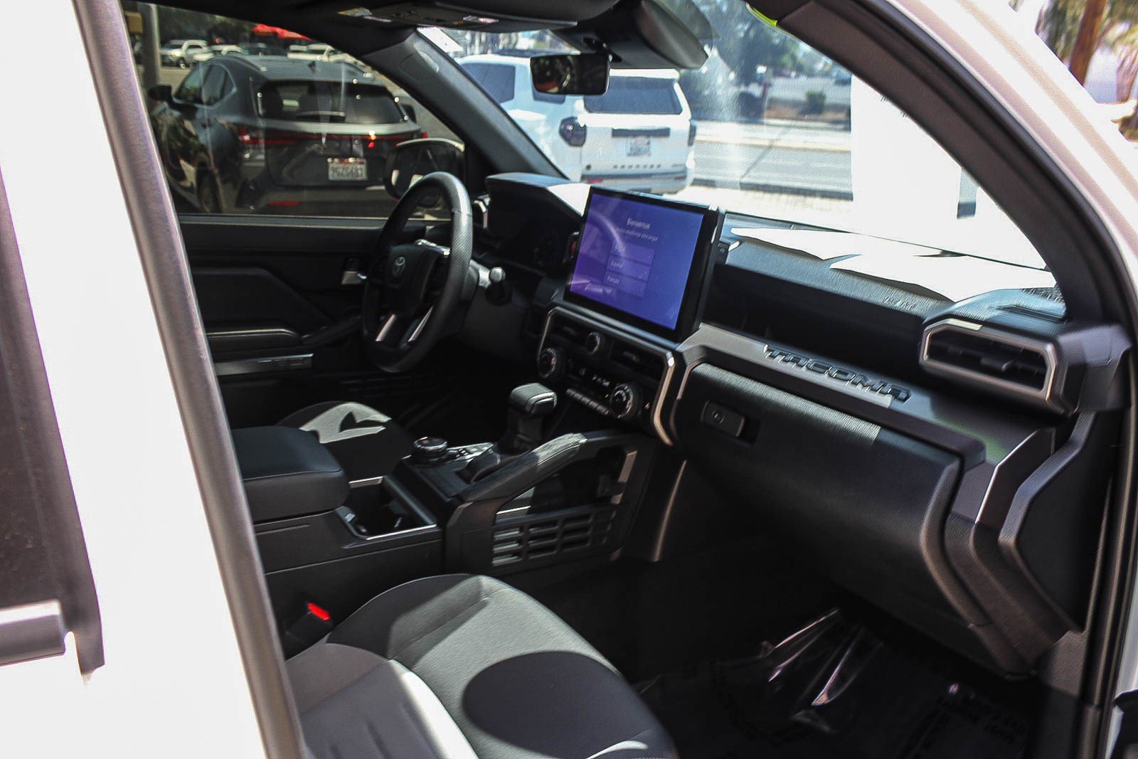 Used 2025 Toyota Tacoma TRD Sport AWD/4WD image 18