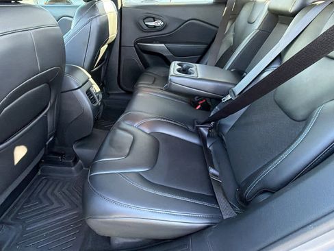 Used 2020 Jeep Cherokee Latitude Plus image 24