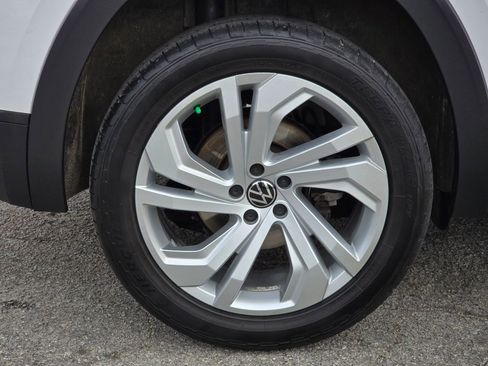 Used 2020 Volkswagen Atlas Cross Sport SE image 21