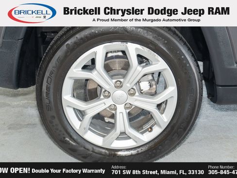 Used 2024 Jeep Compass Latitude AWD/4WD image 41