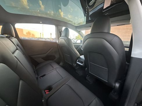 Used 2024 Tesla Model Y Long Range image 42