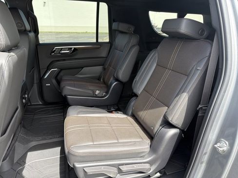 New 2026 Chevrolet Suburban High Country w/ Sun And Tow Package AWD/4WD image 27
