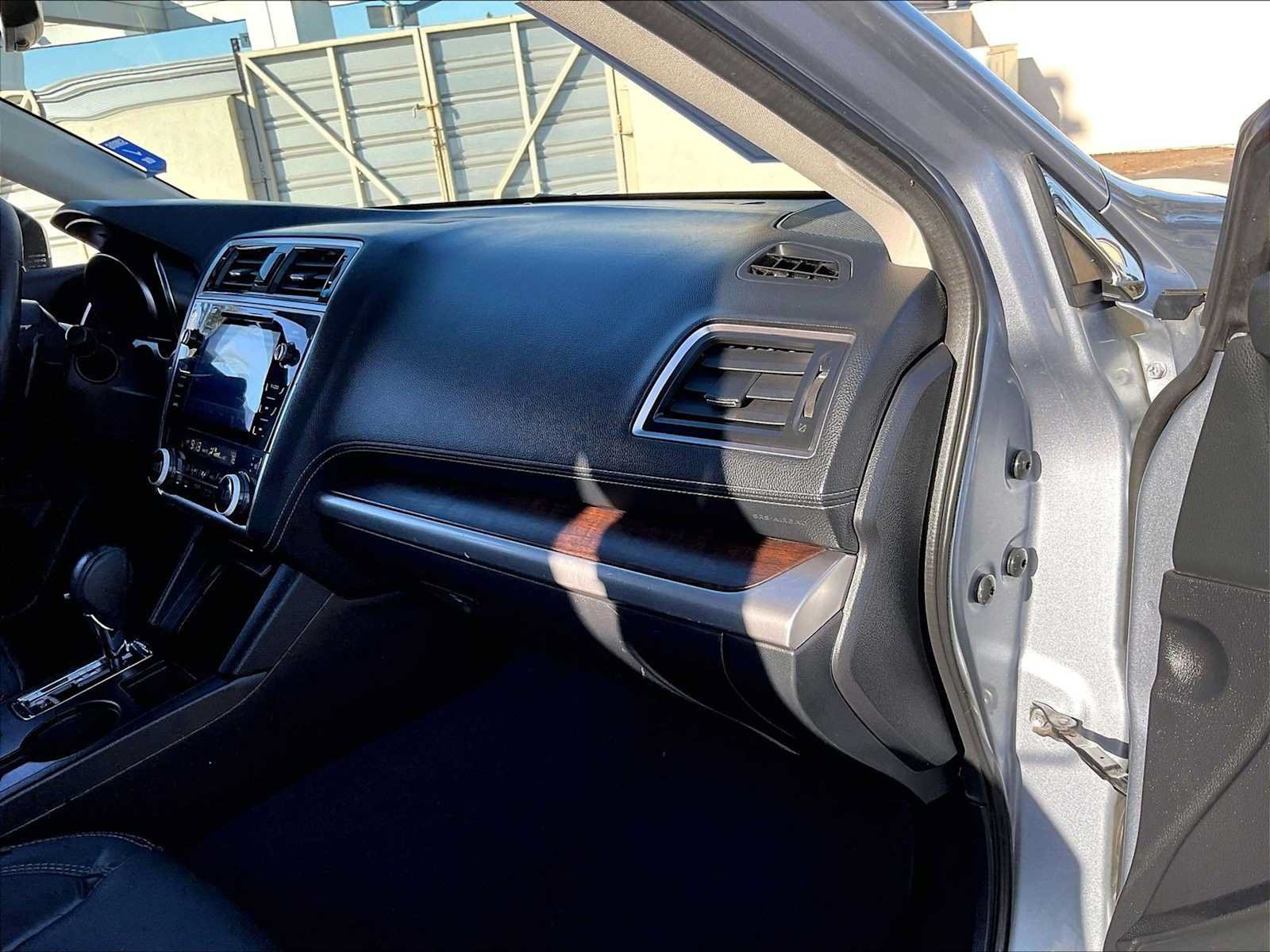 Used 2019 Subaru Outback 2.5i Limited AWD/4WD image 19