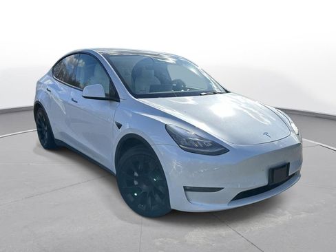 Used 2021 Tesla Model Y Long Range image 7
