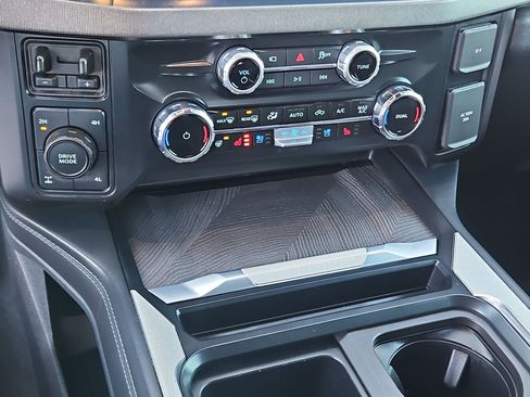 Used 2025 Ford F350 Platinum image 28