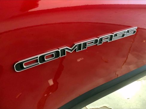 Used 2025 Jeep Compass Limited AWD/4WD image 8