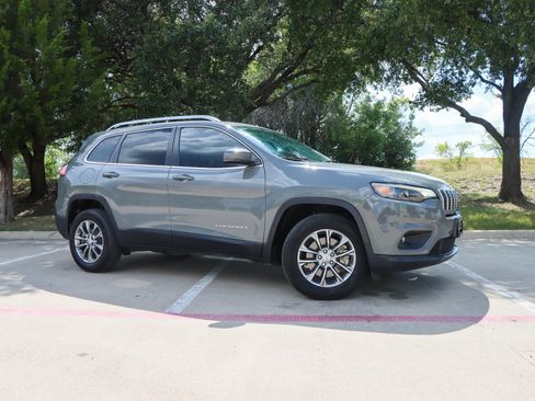 Used 2020 Jeep Cherokee Latitude Plus AWD/4WD image 1