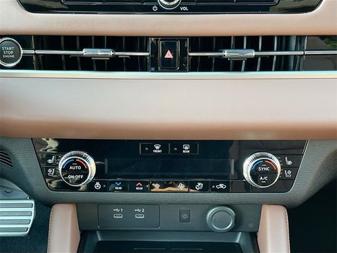 New 2025 Mitsubishi Outlander SEL image 16