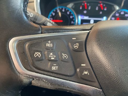 Used 2018 Chevrolet Equinox Premier image 21