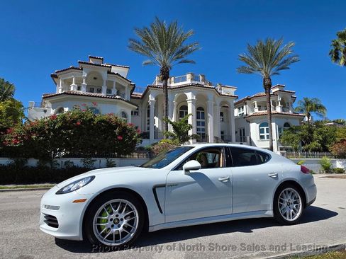 Used 2015 Porsche Panamera S image 3