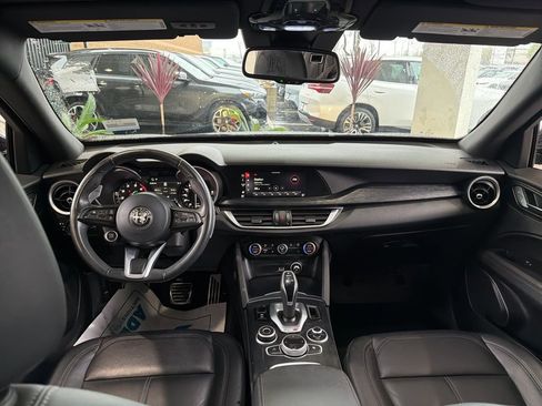 Used 2023 Alfa Romeo Stelvio Sprint image 14