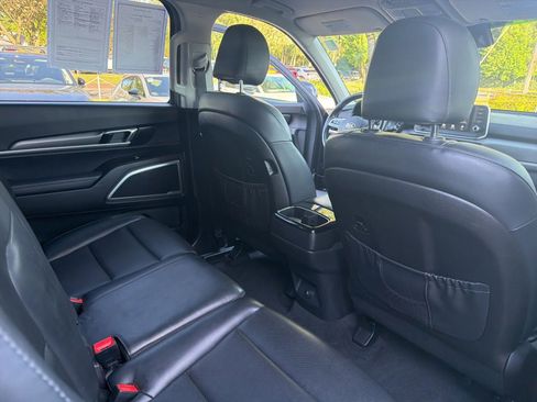 Used 2020 Kia Telluride LX AWD/4WD image 14