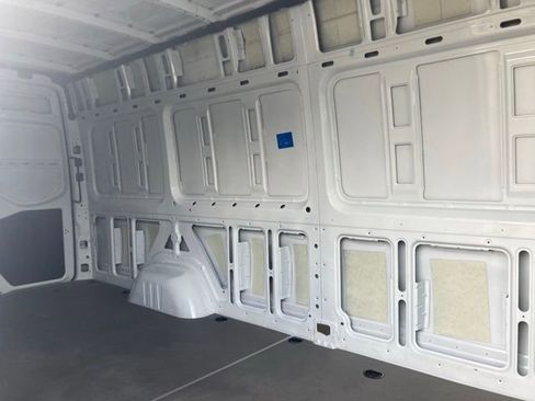 Used 2022 Mercedes-Benz Sprinter 2500 image 10