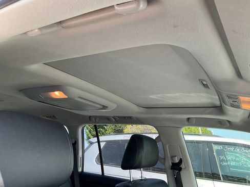 Used 2014 Toyota Land Cruiser image 13