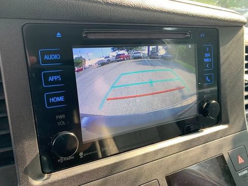 Used 2017 Toyota Sienna XLE Premium AWD/4WD image 31