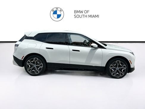 Used 2025 BMW iX xDrive50 AWD/4WD image 8