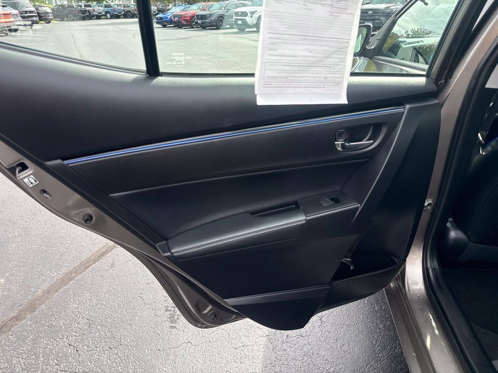 Certified 2017 Toyota Corolla SE w/ SE Premium Package FWD image 15