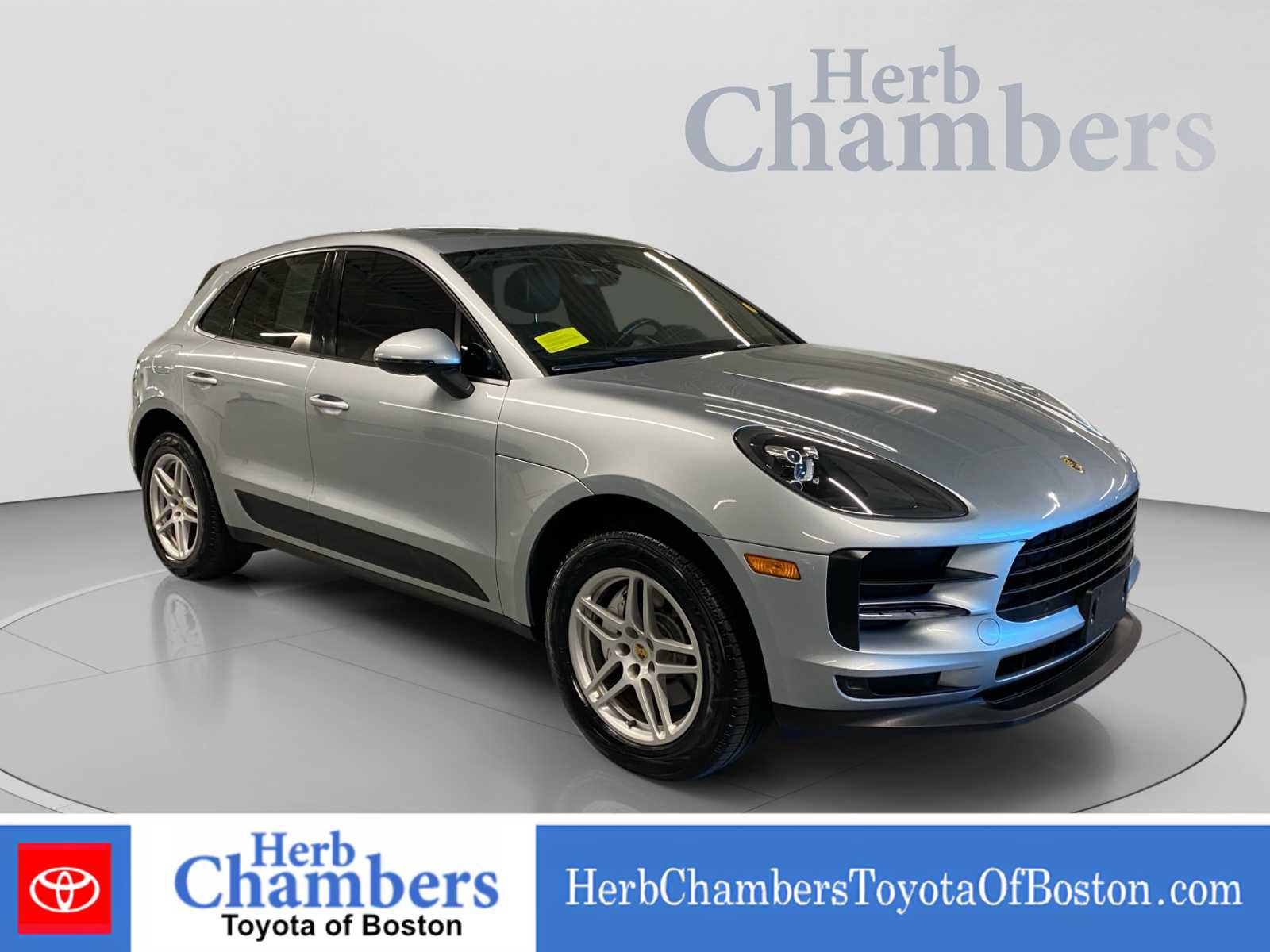 Used 2019 Porsche Macan AWD/4WD image 1