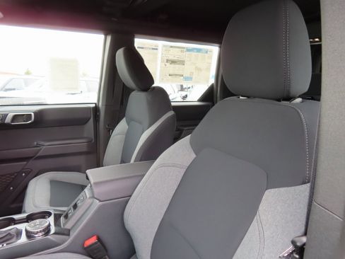 New 2025 Ford Bronco Base image 17