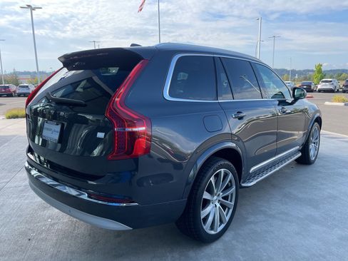 Used 2022 Volvo XC90 T8 Inscription image 5
