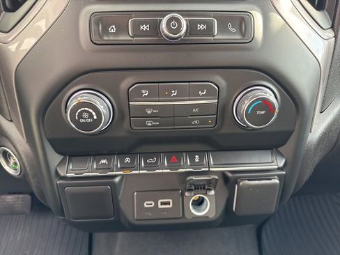 Used 2022 Chevrolet Silverado 1500 Custom image 21