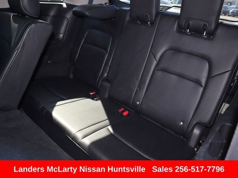 Used 2022 Nissan Pathfinder SL image 14