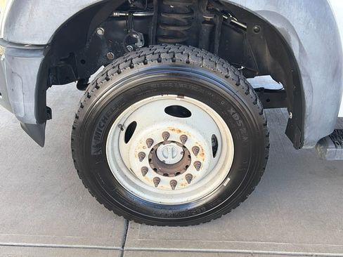Used 2016 Ford F550 4x4 Regular Cab Super Duty image 7