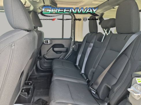 Used 2022 Jeep Wrangler Unlimited Sport AWD/4WD image 12