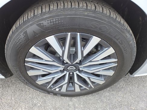 Used 2025 Nissan Altima 2.5 SV image 9