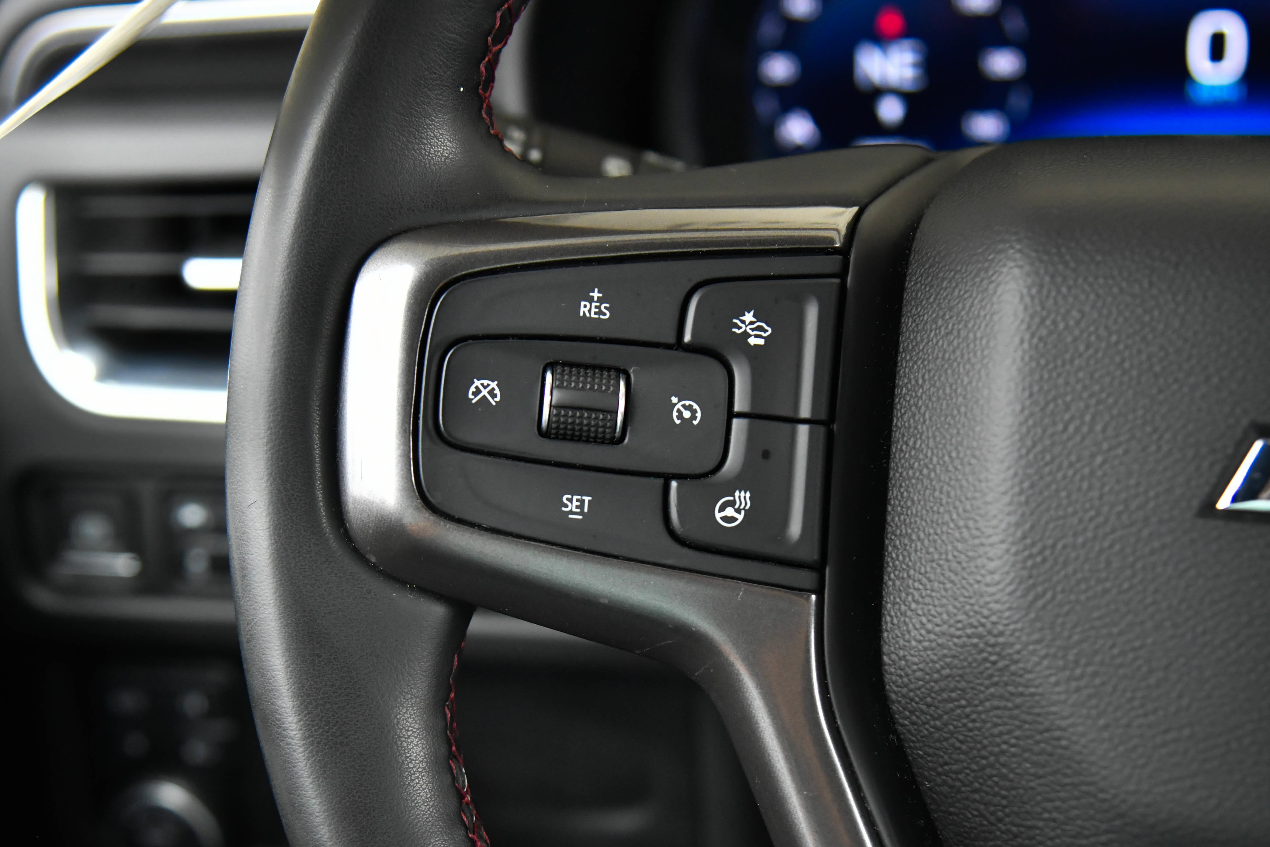 Used 2023 Chevrolet Suburban RST w/ Luxury Package AWD/4WD image 41