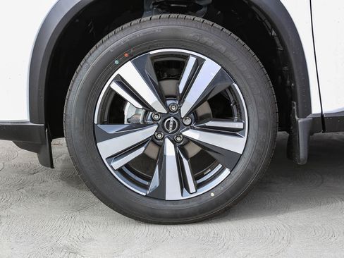 New 2025 Nissan Rogue SL w/ SL Premium Package FWD image 11